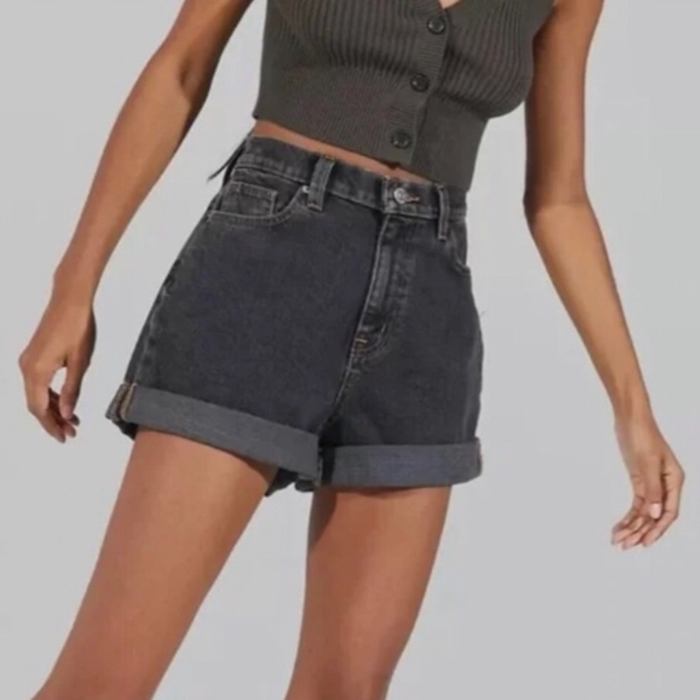 NWOT BDG High Waisted Mom Denim Shorts